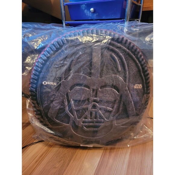 Star Wars Oreo Pillow Light Side & Dark Side- New & Sealed Collectible 2024 - Picture 1 of 4